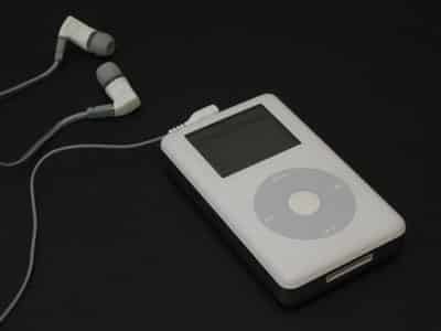 ファーストルック: Tunewear/Speck nano, On Stage II, UE5EB/3S, Aneta Genova, Contour & More