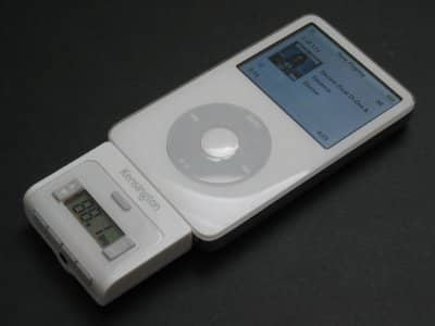 첫 번째 미리보기: Kensington Dock 500/Radio Duo, Icuiti DV920, Belkin TuneBase FM 및 기타