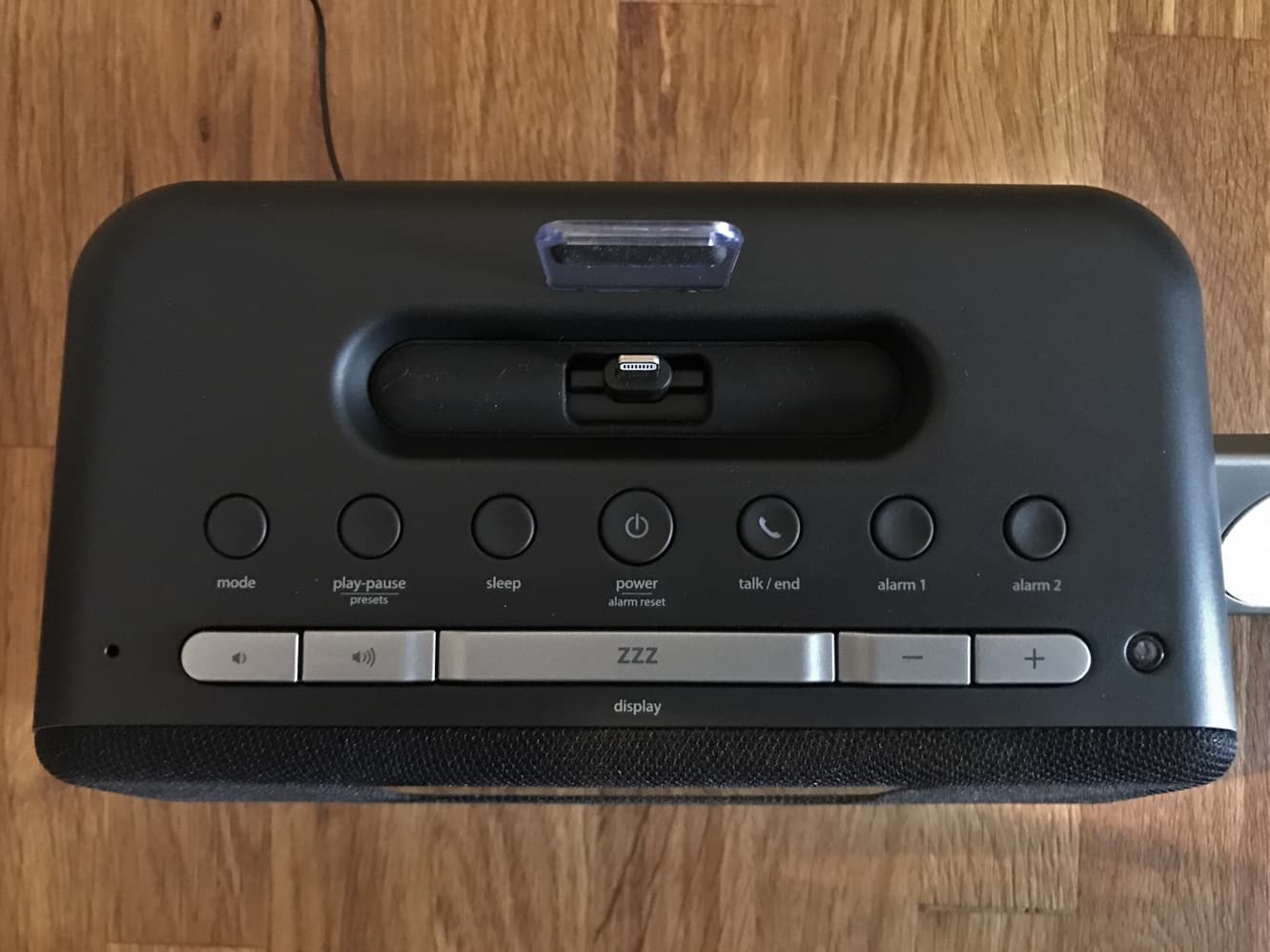 리뷰: iHome iPLWBT5 아이폰 및 애플 워치를 위한 도킹 시계 라디오
