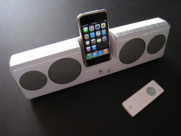 Recensione: Logitech Pure-Fi Anywhere 2 per iPod/iPhone
