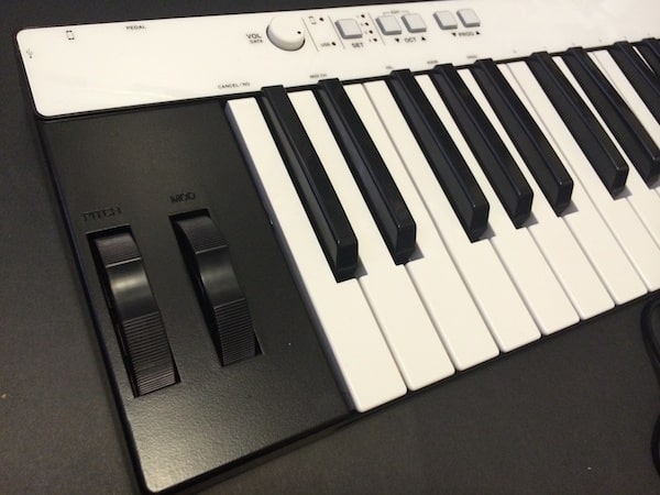 리뷰: IK Multimedia iRig Keys Pro