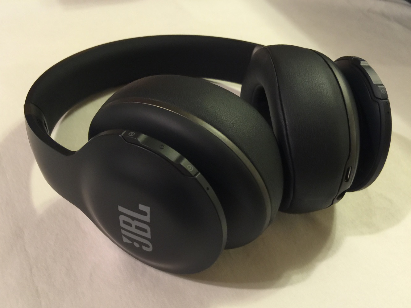 Recensione: Cuffie Bluetooth JBL Everest Elite 700