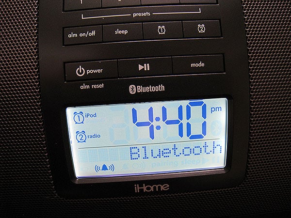 리뷰: iHome iP47 무선 스피커폰 및 알람 시계 라디오 (iPhone + iPod용)