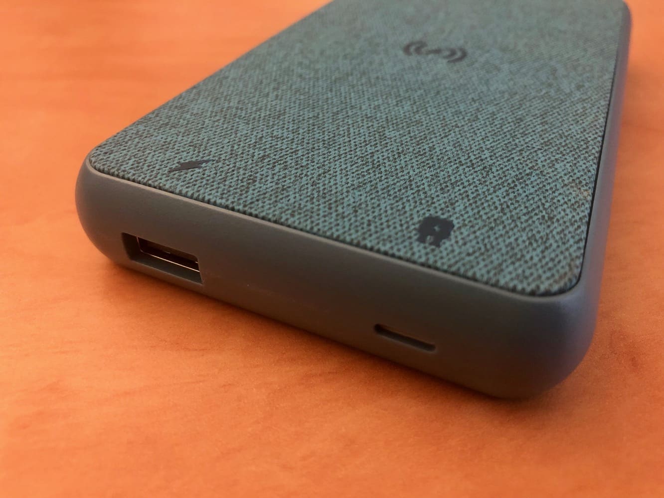Recensione: Mophie Powerstation Plus XL 10.000 mAh Caricabatterie Portatile con Ricarica Lightning e Wireless