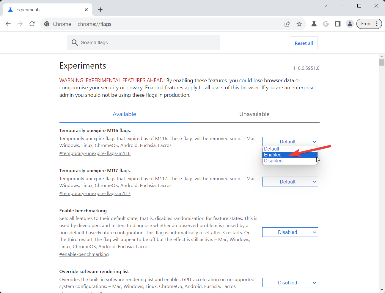 Selecione Ativado no menu suspenso para ativar as flags do Chrome