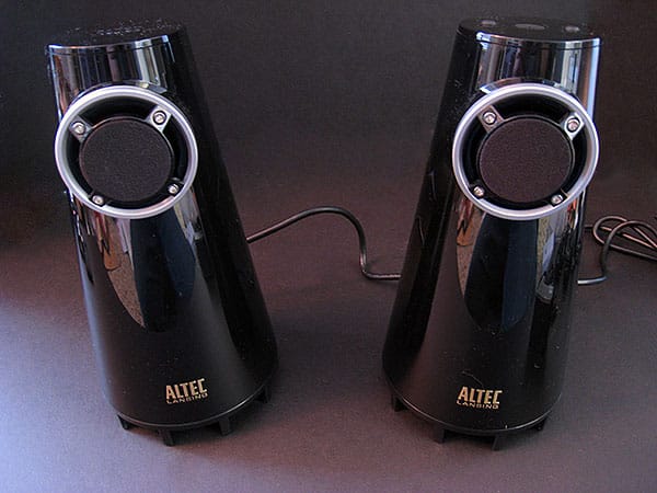 Sobre o Altec Lansing’s Expressionist Bass + Classic