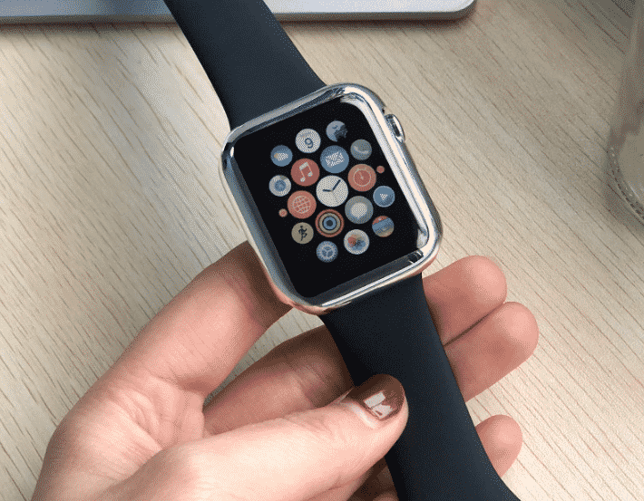 Esta es la Funda Bumper Dura para Apple Watch Series 5 de 44 mm y 40 mm.