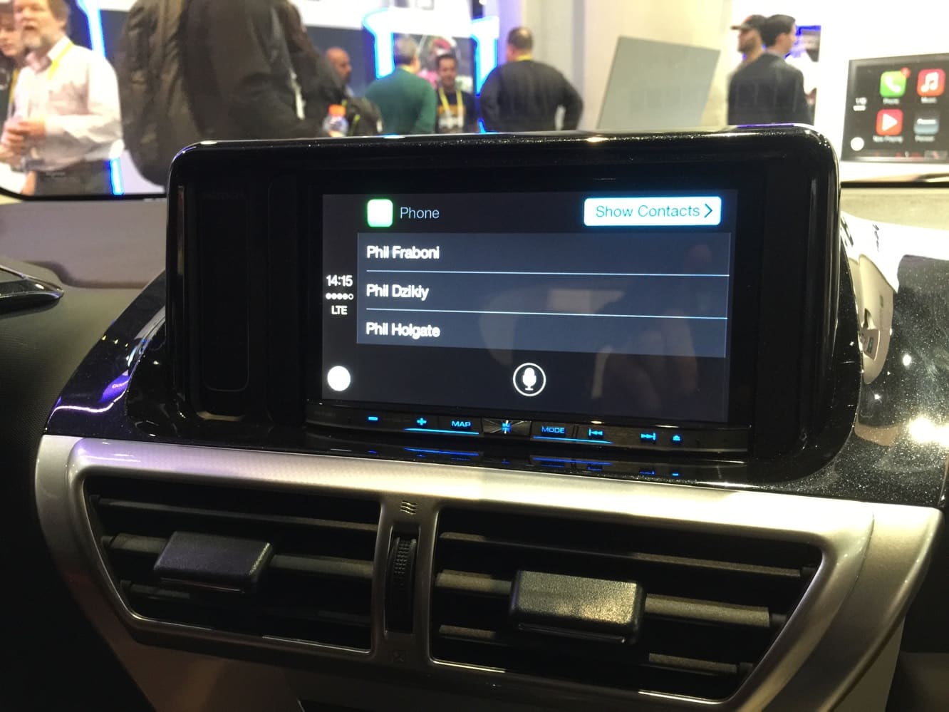 CES 2015에서 CarPlay 체험하기