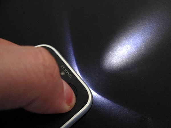 レビュー: RichardSolo 1800 スマートバックアップバッテリー(レーザーポインター&LEDフラッシュライト付き)
