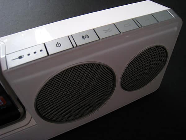 Recensione: Logitech Pure-Fi Anywhere 2 per iPod/iPhone