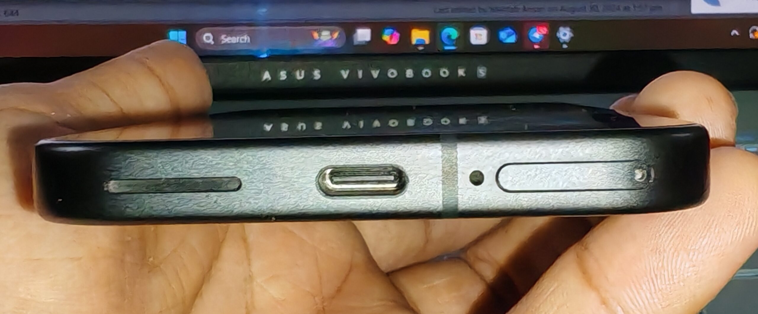 Limpe a porta USB