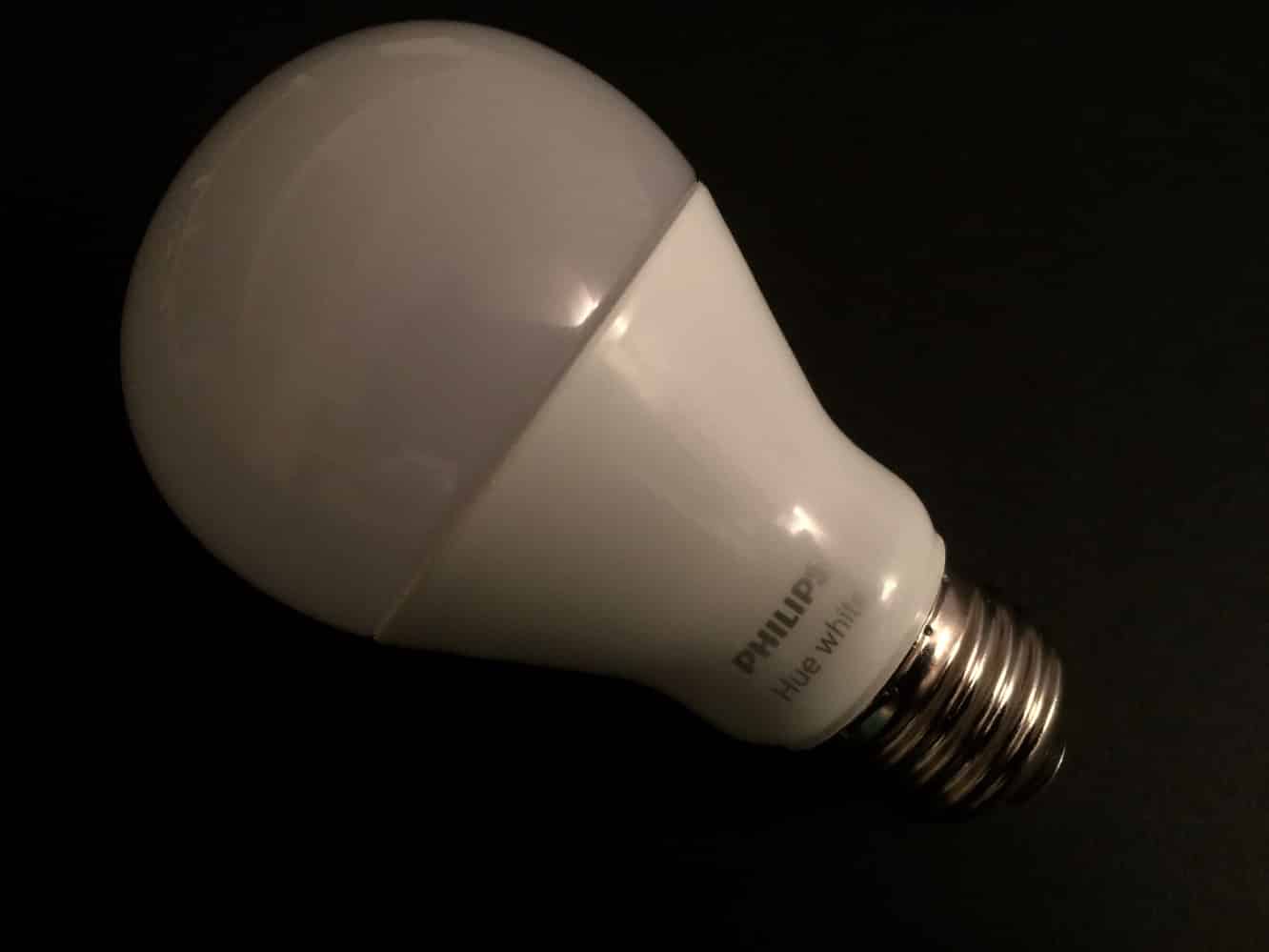 Überprüfung: Philips Hue HomeKit Bridge, White and Color Ambiance Starter Kit, White Starter Kit