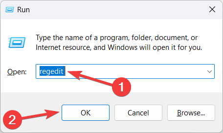 Esegui il comando regedit