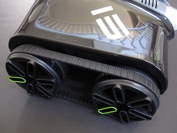 Recensione: Brookstone Rover 2.0 Carro Armato Spia Wireless Controllato da App