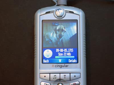 Critique : Téléphone mobile Motorola ROKR E1 iTunes