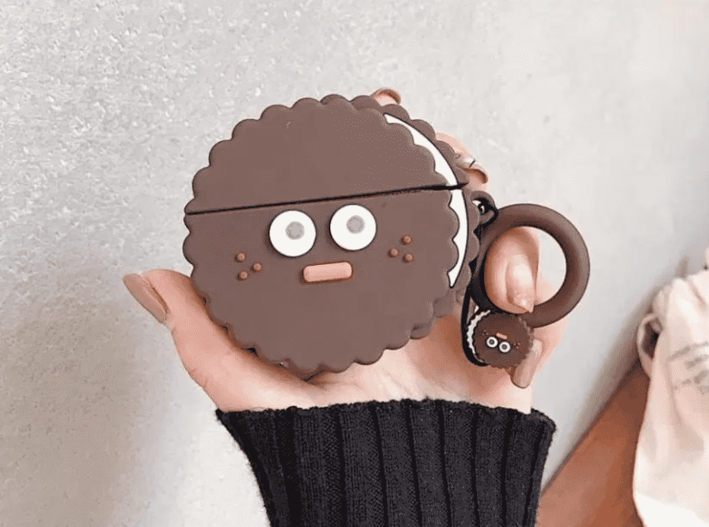 Questa è una custodia in silicone 3D super carina per AirPods Pro.