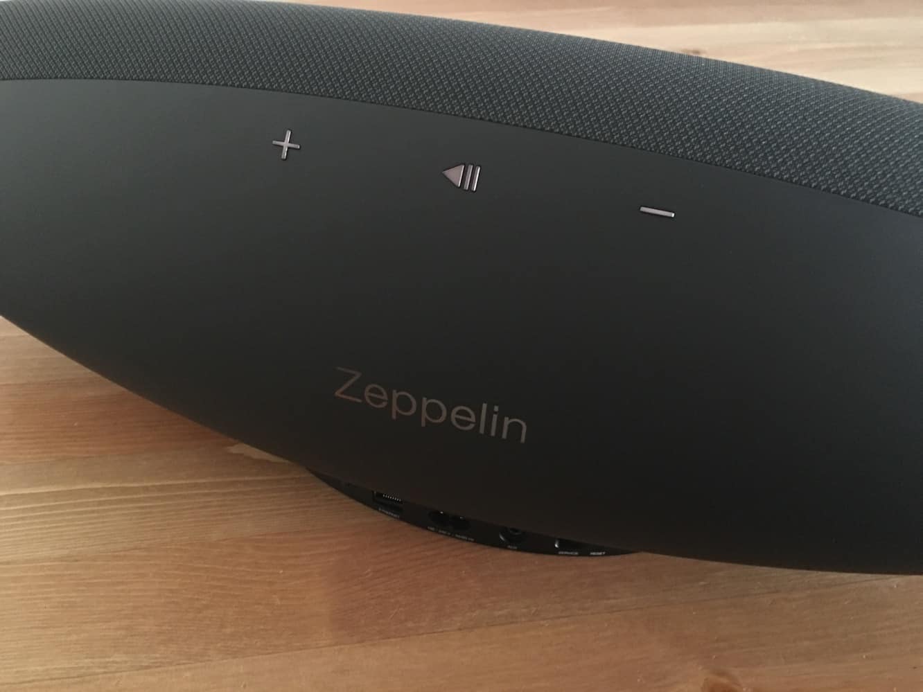 Critique : Enceinte sans fil Bowers & Wilkins Zeppelin