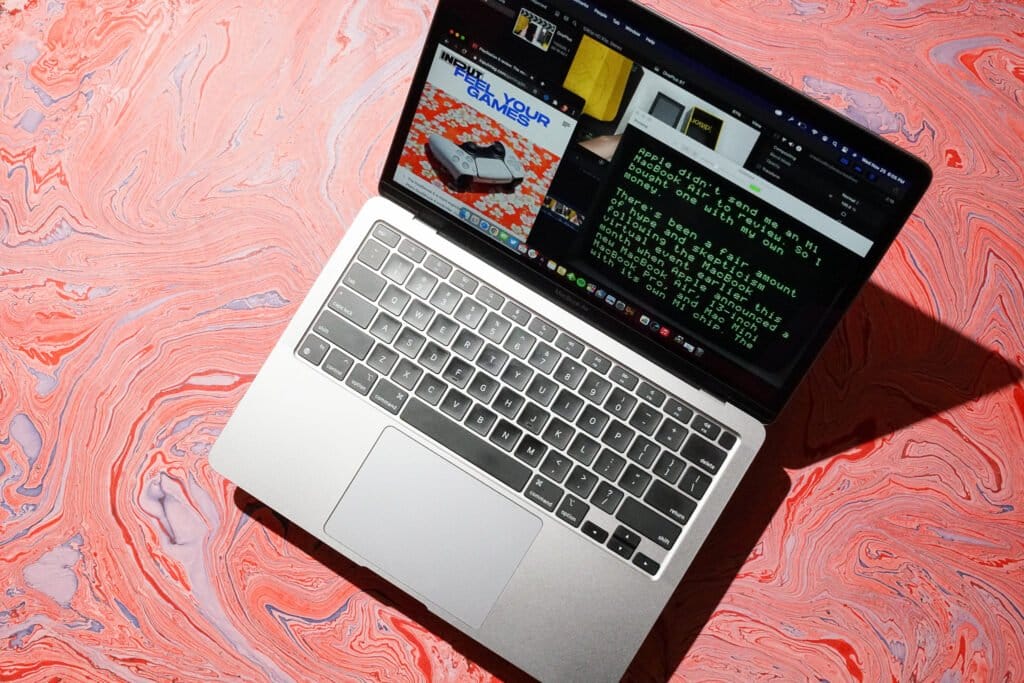 M1 MacBook Air는 999달러에 가장 좋은 노트북입니다