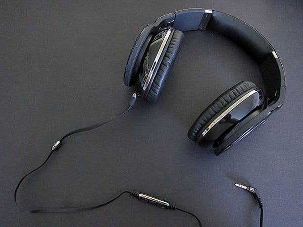 Revisión: Auriculares de Grado de Referencia Scosche Realm RH1056m