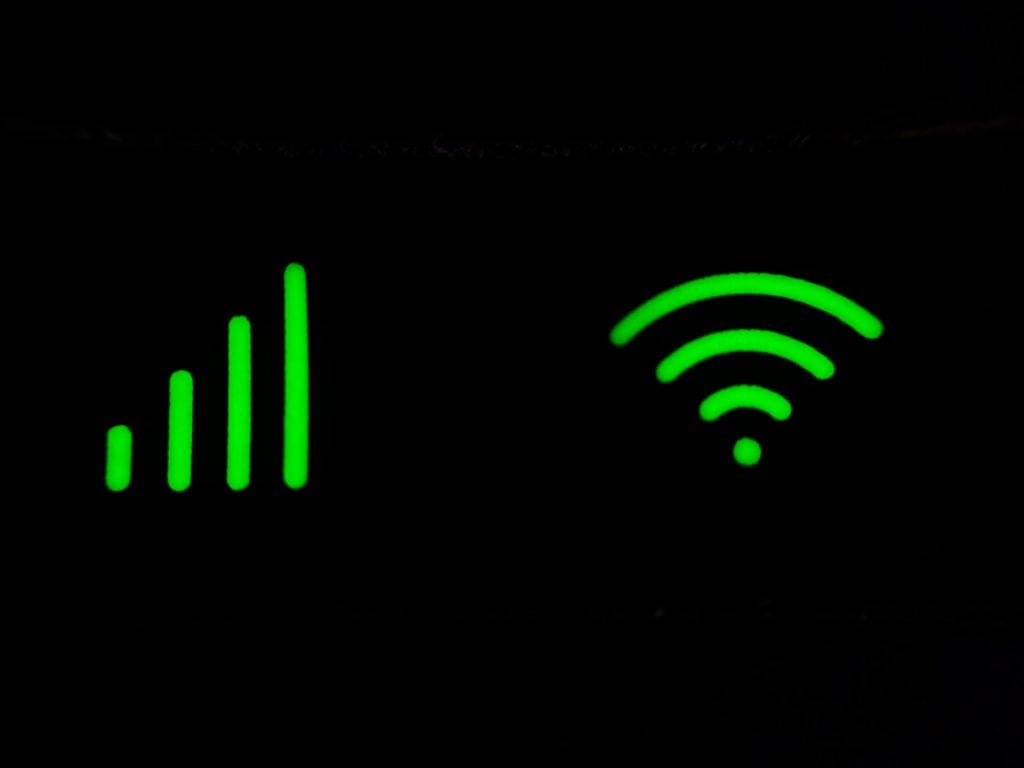 Signal - YouTube Keep Pausing
