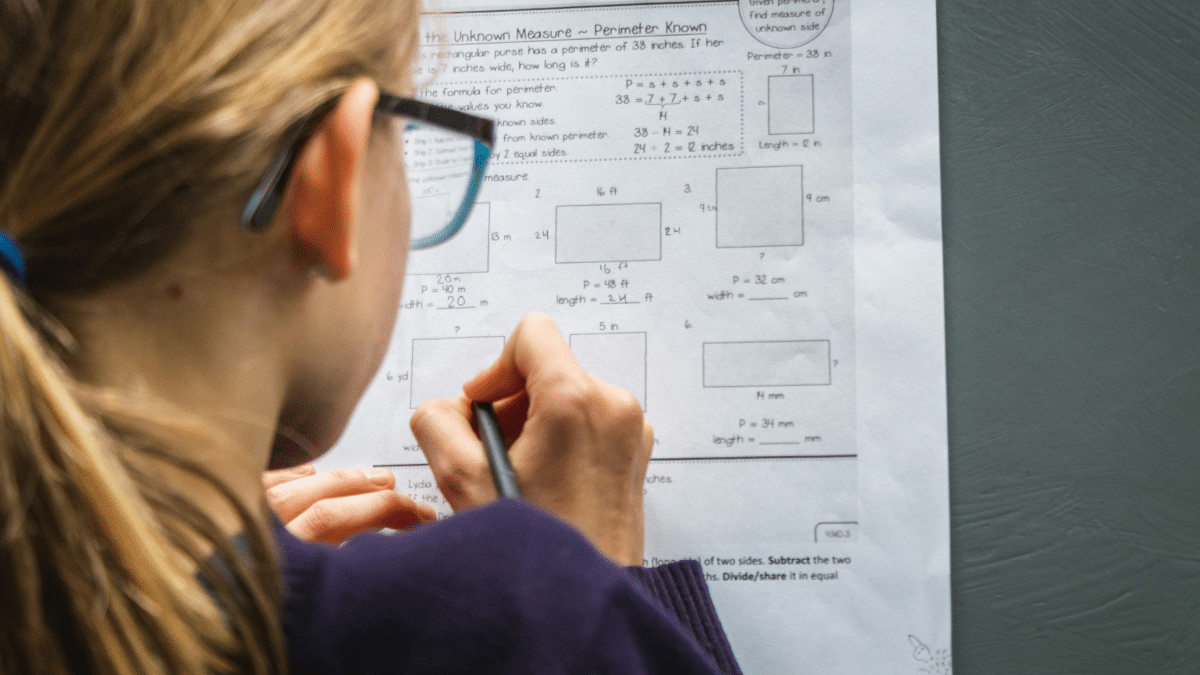 Encontrando As Ferramentas Certas Para Ajudar Seus Filhos a Amar e Aproveitar a Matemática
