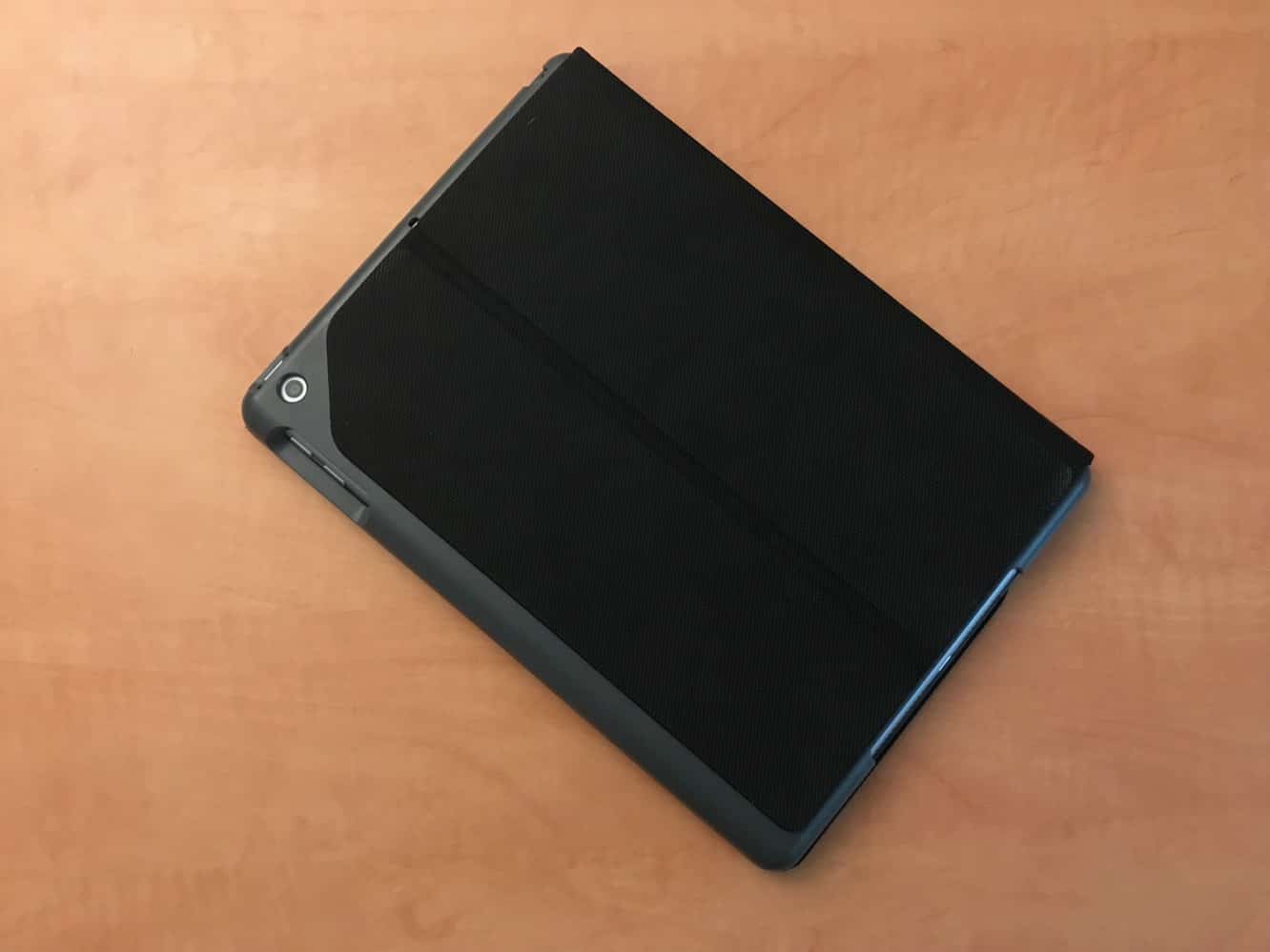 Revisão: Capa de Teclado Logitech Slim Folio para iPad