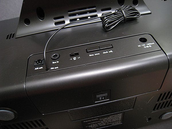 리뷰: iHome iP47 무선 스피커폰 및 알람 시계 라디오 (iPhone + iPod용)