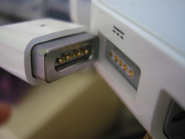 Fix de la surchauffe du connecteur de charge Mac