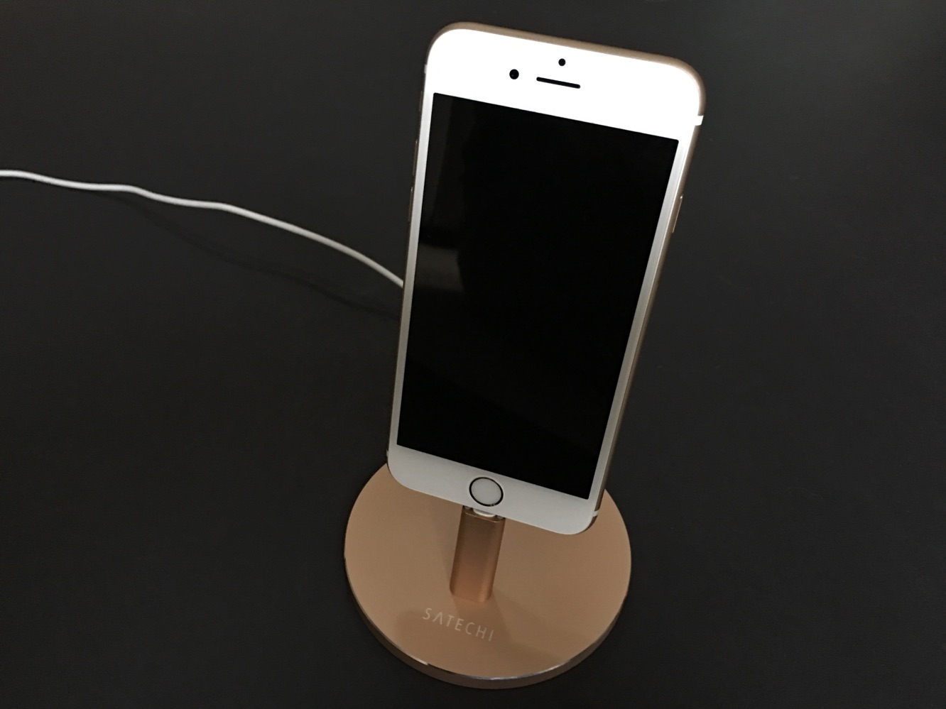 Recensione: Satechi Aluminum Mobile Dock + Supporto per Orologio in Alluminio