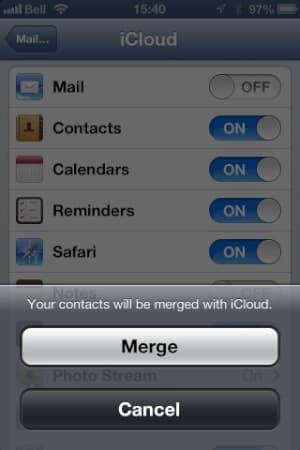 Contatti e iMessage che appaiono su più iPhone