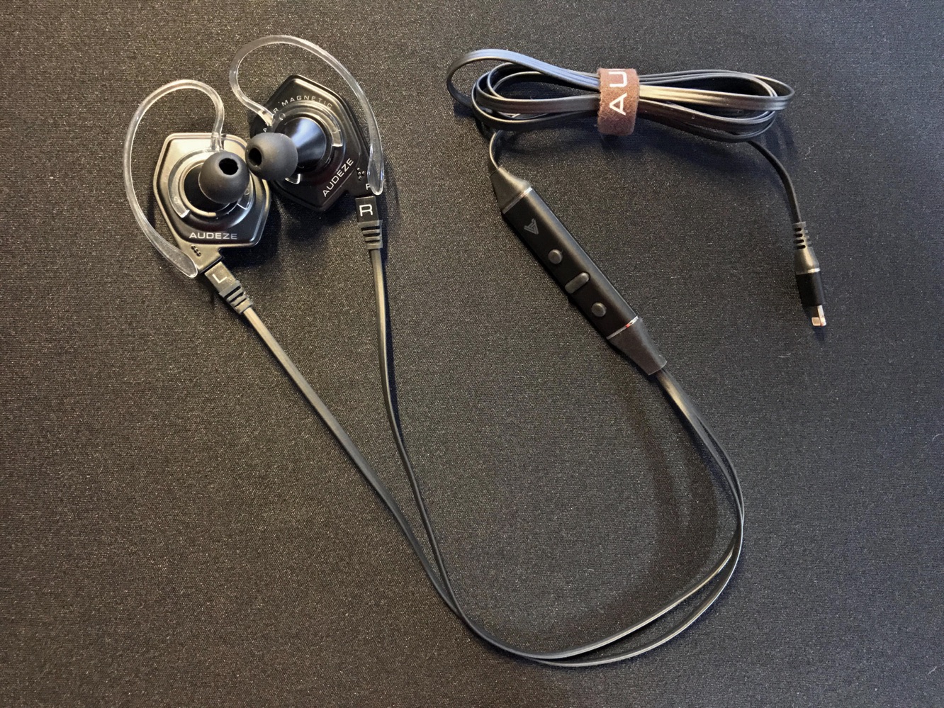 レビュー：Audeze iSine10 インイヤーヘッドフォン
