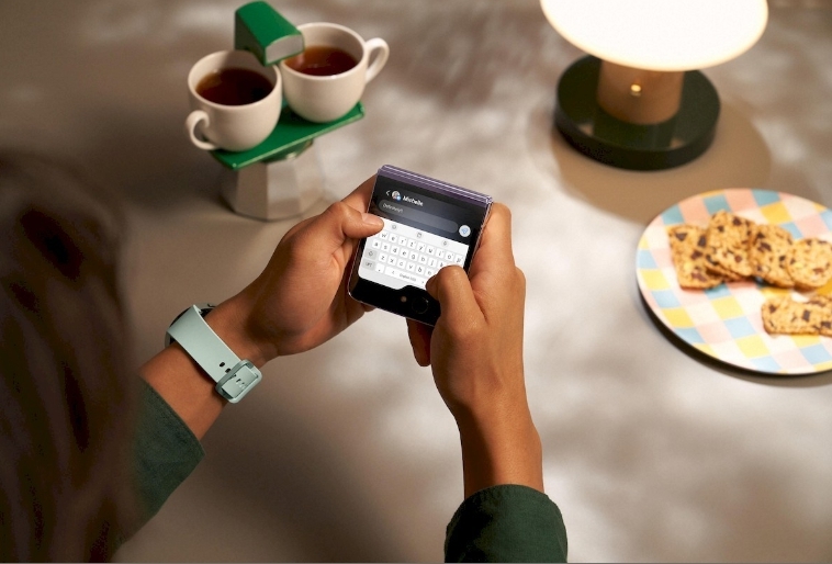 Samsung Galaxy Z Flip5 con un Display Flex Maggiore Lanciato 2