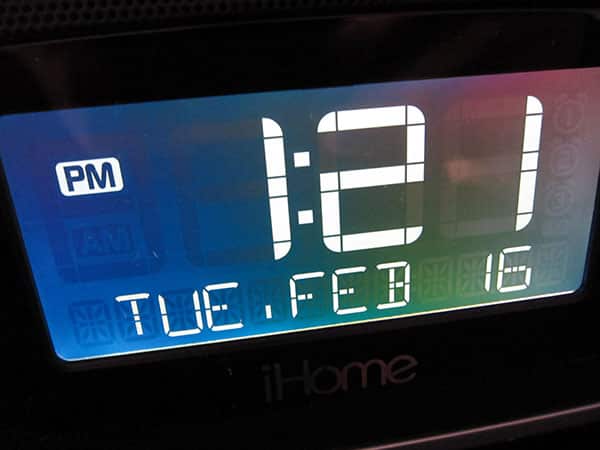 レビュー：iHome iP90 デュアルアラームクロックラジオ for iPod + iPhone