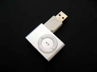 Revisão: Adaptador USB Incipio IncipioBud para iPod shuffle (2G)