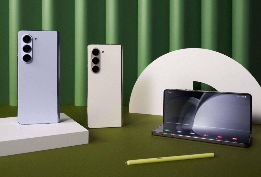 Samsung Galaxy Z Fold5 lanciato con il rivoluzionario Flex Hinge, che consente una piegatura completamente piatta! 3