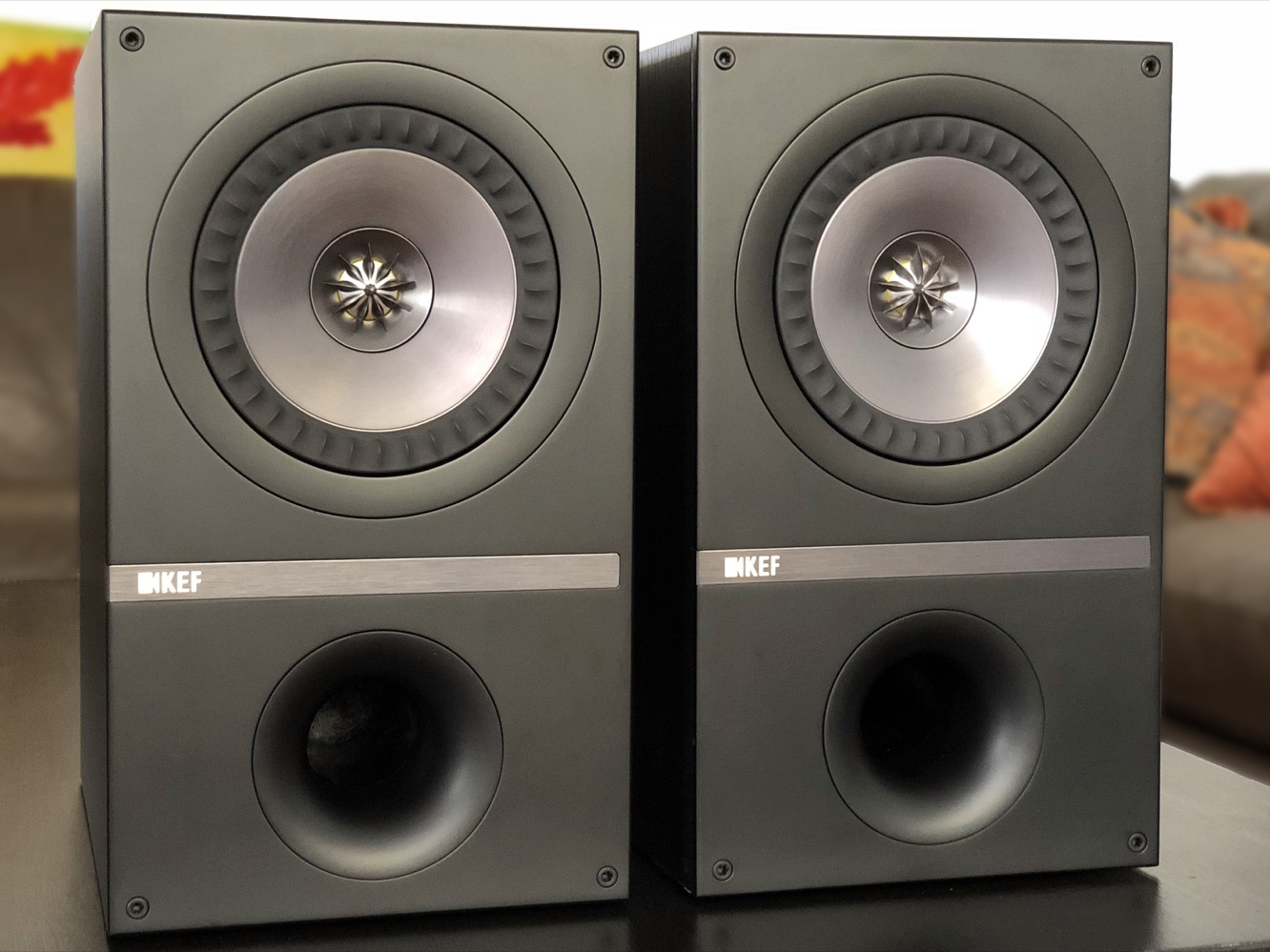 レビュー: KEF Q300 ブックシェルフスピーカー