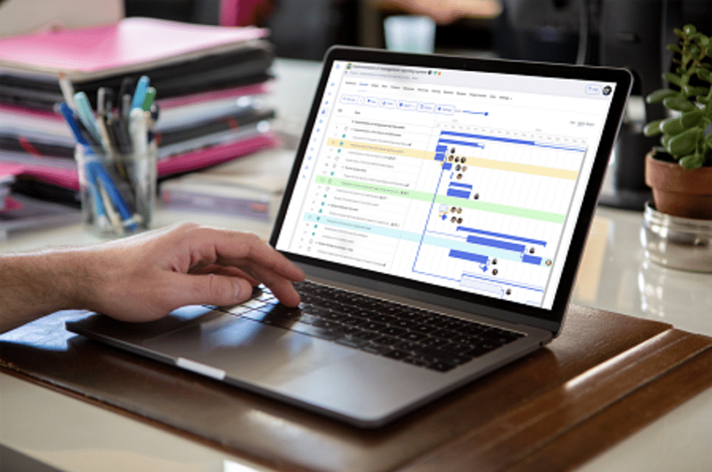 O que você deve considerar ao escolher um software de negócios para gerenciamento de projetos?