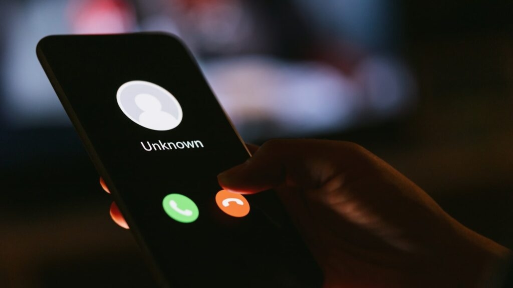 Pourquoi mon iPhone dit-il « Appelant inconnu » ?