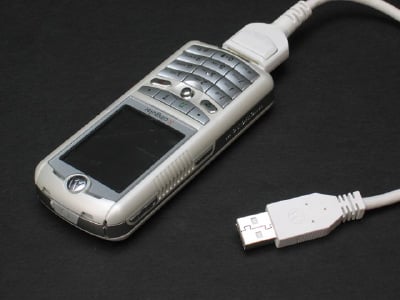Critique : Téléphone mobile Motorola ROKR E1 iTunes