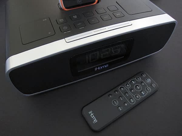 レビュー：iHome iP90 デュアルアラームクロックラジオ for iPod + iPhone