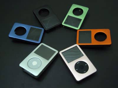 ファーストルック:PocketParty V2、Auralイヤフォン、Appleリモコン、nano、5G用ケース