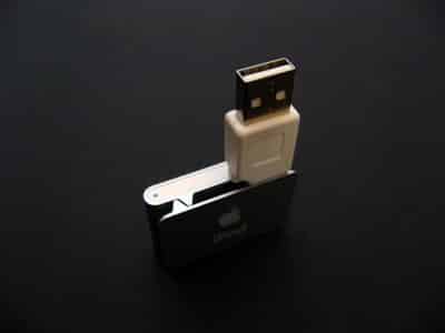 Revisão: Adaptador USB Incipio IncipioBud para iPod shuffle (2G)