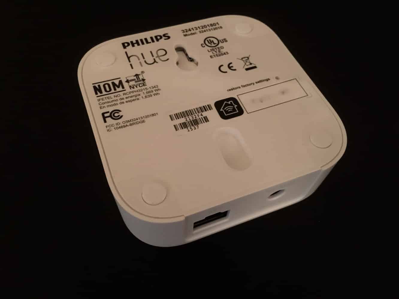 Überprüfung: Philips Hue HomeKit Bridge, White and Color Ambiance Starter Kit, White Starter Kit