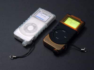 2005年末のファーストルック: カプセル、eVo 3、iFace、ソフトアーマー、SoundUp、Tetran、Bluetoothなど!
