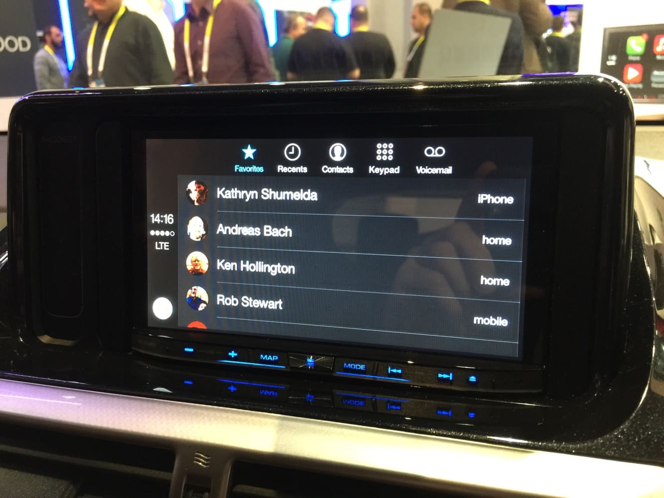 CES 2015에서 CarPlay 체험하기
