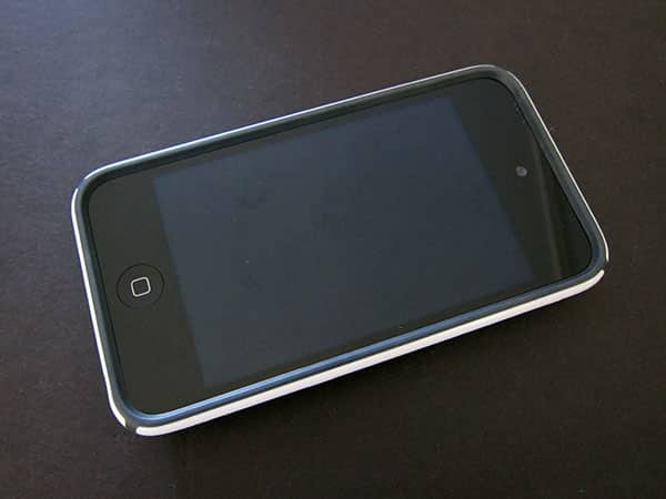 Обзор: Speck CandyShell + CandyShell Grip для iPod touch 4G