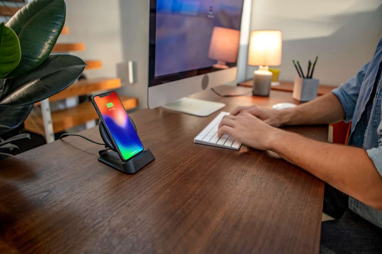 Mophie espande la linea Charge Stream con un nuovo supporto per ventilazione, supporto da scrivania e batterie