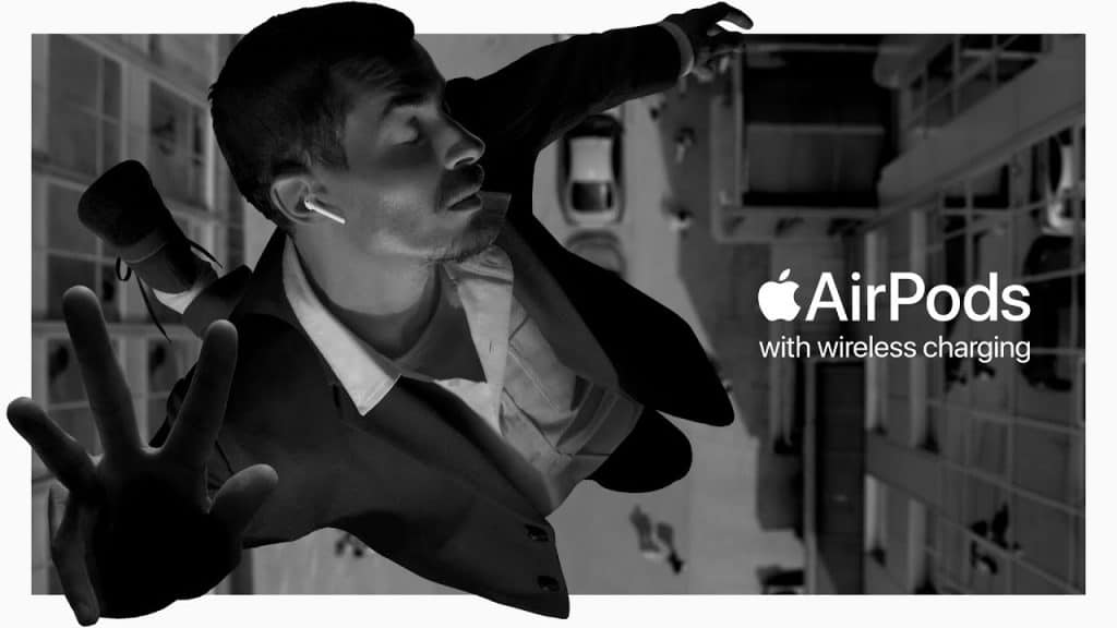 Carregamento sem fio dos AirPods destacado em novo anúncio da Apple