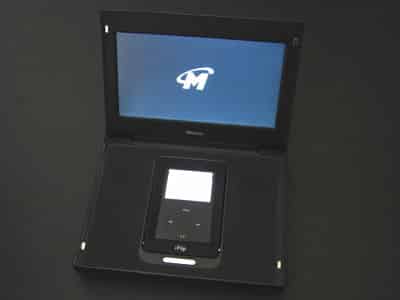 Обзор: Портативный видеоплеер Memorex iFlip 8.4” для iPod