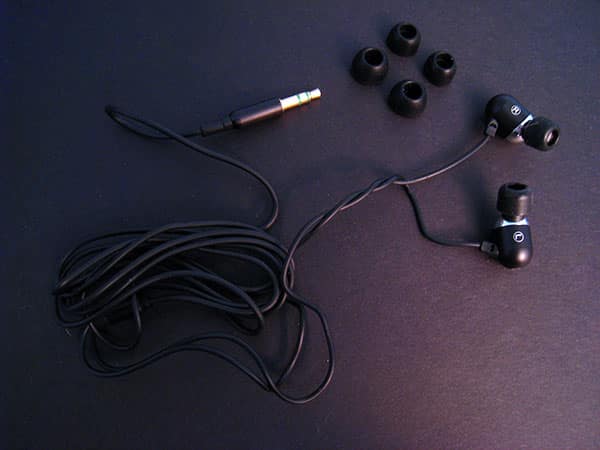 Recensione: Radius Atomic Bass, Atomic Bass per iPhone + Cuffie Radius Live